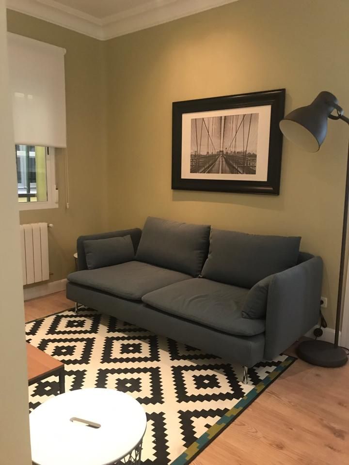Sala d'estar de Planta baixa de lloguer en  Madrid Capital amb Calefacció, Terrassa i Moblat