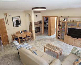 Sala d'estar de Casa adosada en venda en Tibi amb Aire condicionat i Terrassa