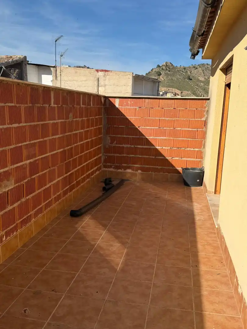 Casa amb terrassa en venda a Calle ANTONIO YELO PIOTO 38, imagen 3