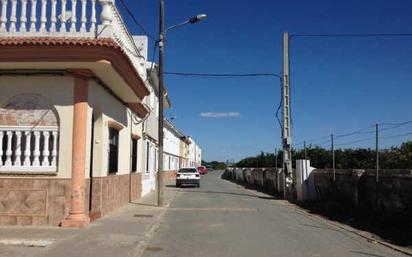 Vista exterior de Casa adosada en venda en Villaverde del Río