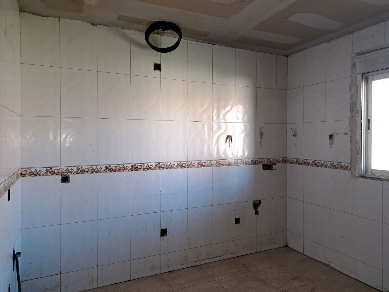 Küche von Wohnung zum verkauf in Barcience mit Privatgarten und Abstellraum