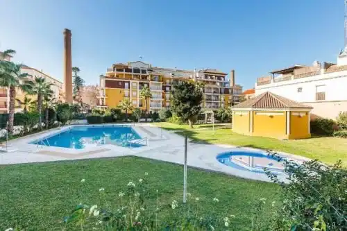 Vista exterior de Àtic en venda en Vélez-Málaga amb Aire condicionat, Terrassa i Moblat