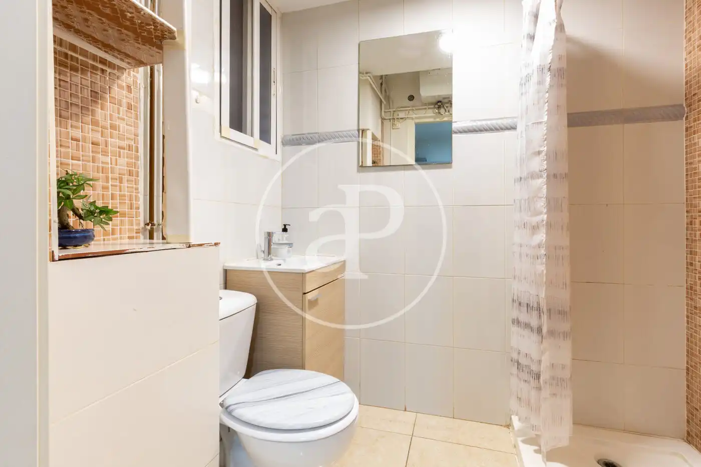 Baño de Piso en venta en Valencia con Calefacción y Balcón