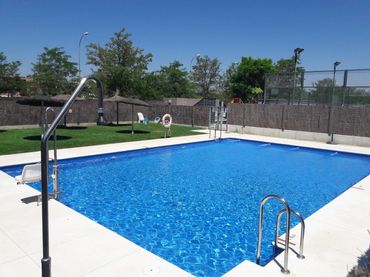 Pis amb piscina en venda a Nuevo Bulevar