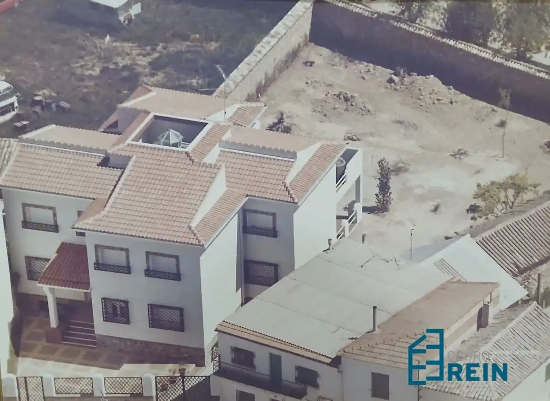 Vista exterior de Casa o xalet en venda en Añover de Tajo amb Aire condicionat, Calefacció i Jardí privat