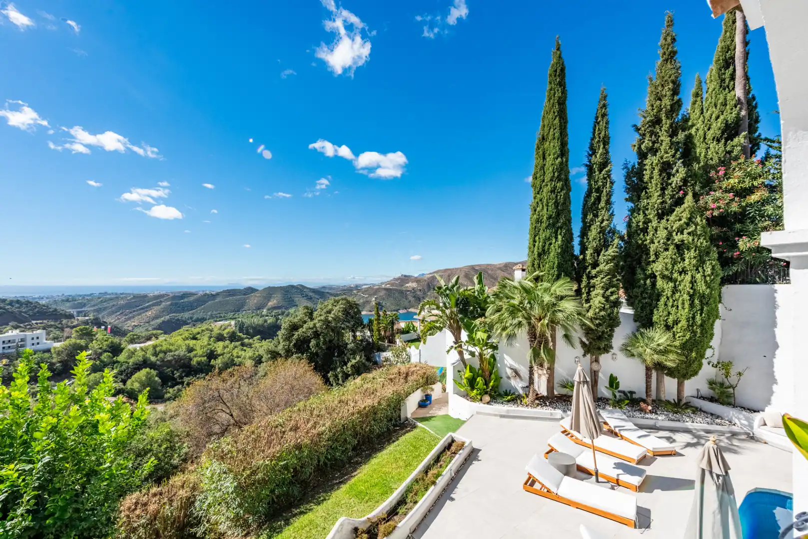 Terrassa de Casa adosada en venda en Istán amb Aire condicionat, Jardí privat i Terrassa