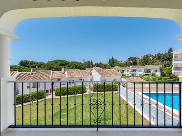 Apartamento con piscina en venta en El Faro de Calaburra - Chaparral