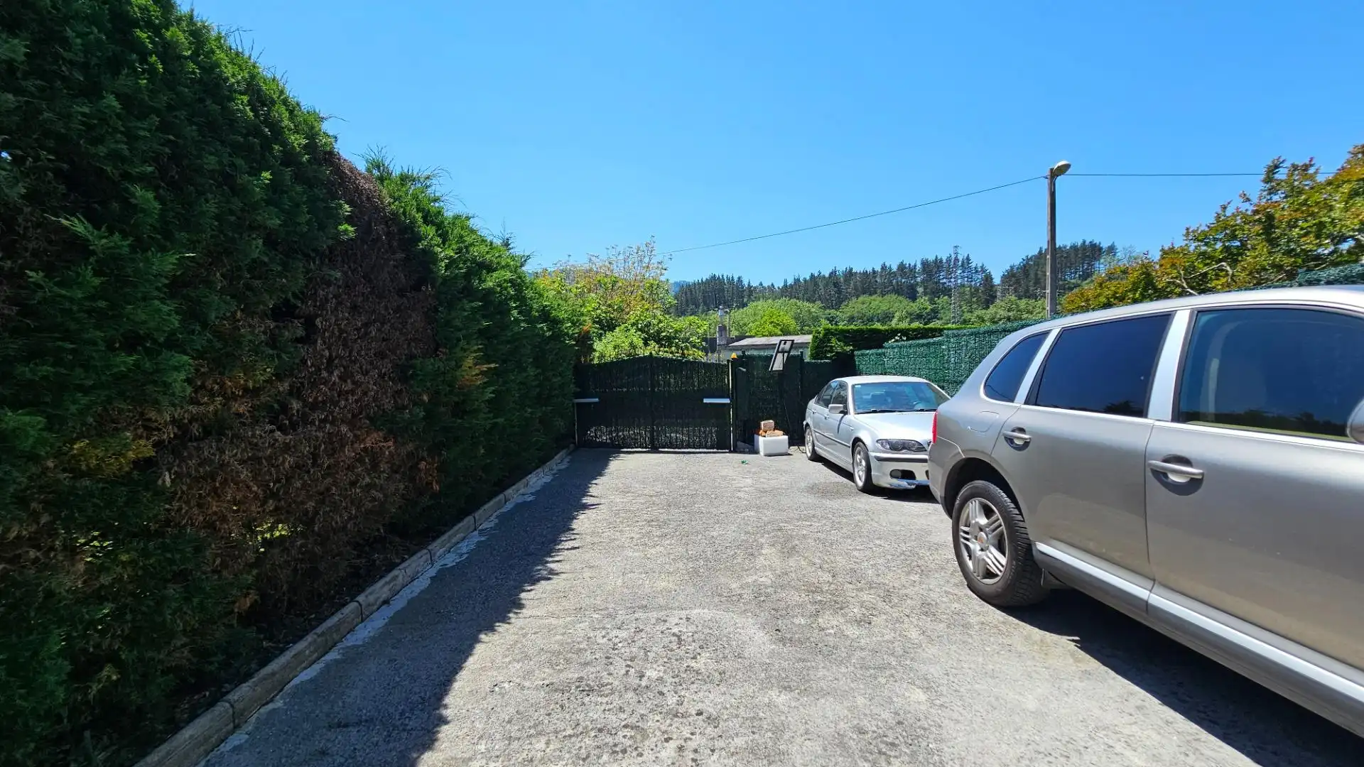 Aparcament de Casa o xalet en venda en Güeñes amb Aire condicionat, Calefacció i Jardí privat