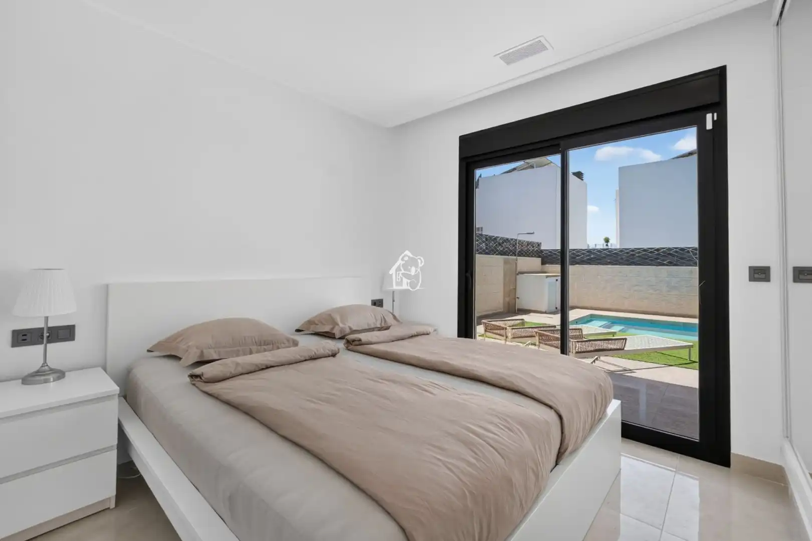 Dormitori de Casa o xalet de lloguer en Benijófar amb Aire condicionat, Jardí privat i Terrassa