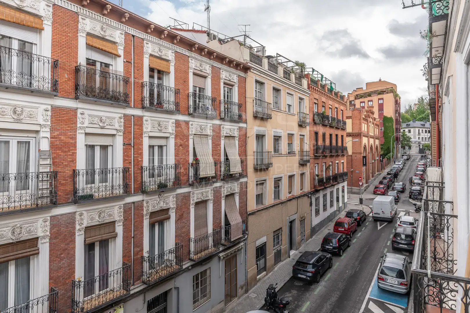 Exterior view of Flat for sale in Madrid  with Air Conditioner, Heating and Balcony