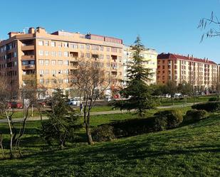 Vista exterior de Àtic en venda en Parla amb Terrassa