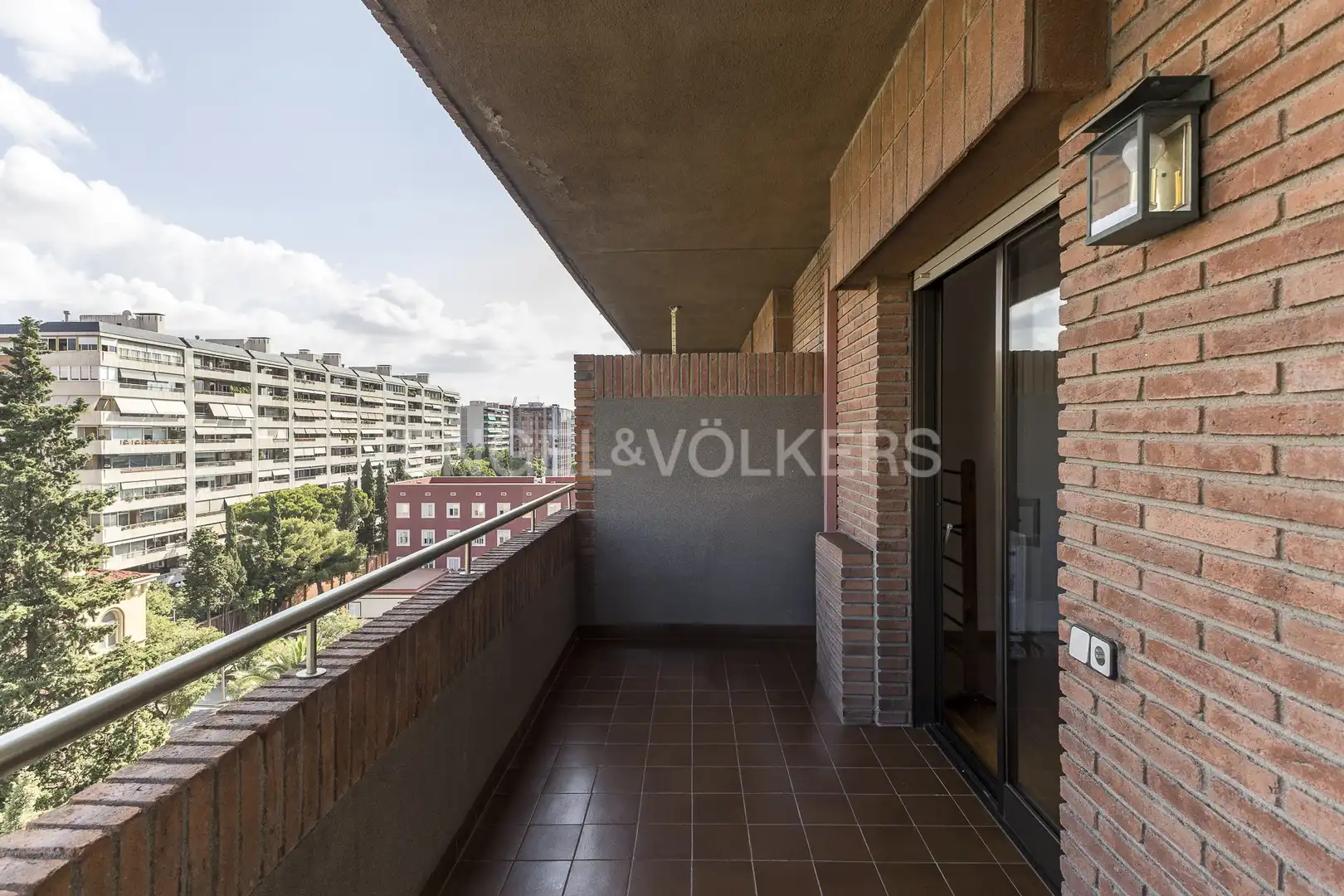 Exterior view of Flat for sale in Barcelona  with Air Conditioner, Heating and Private garden
