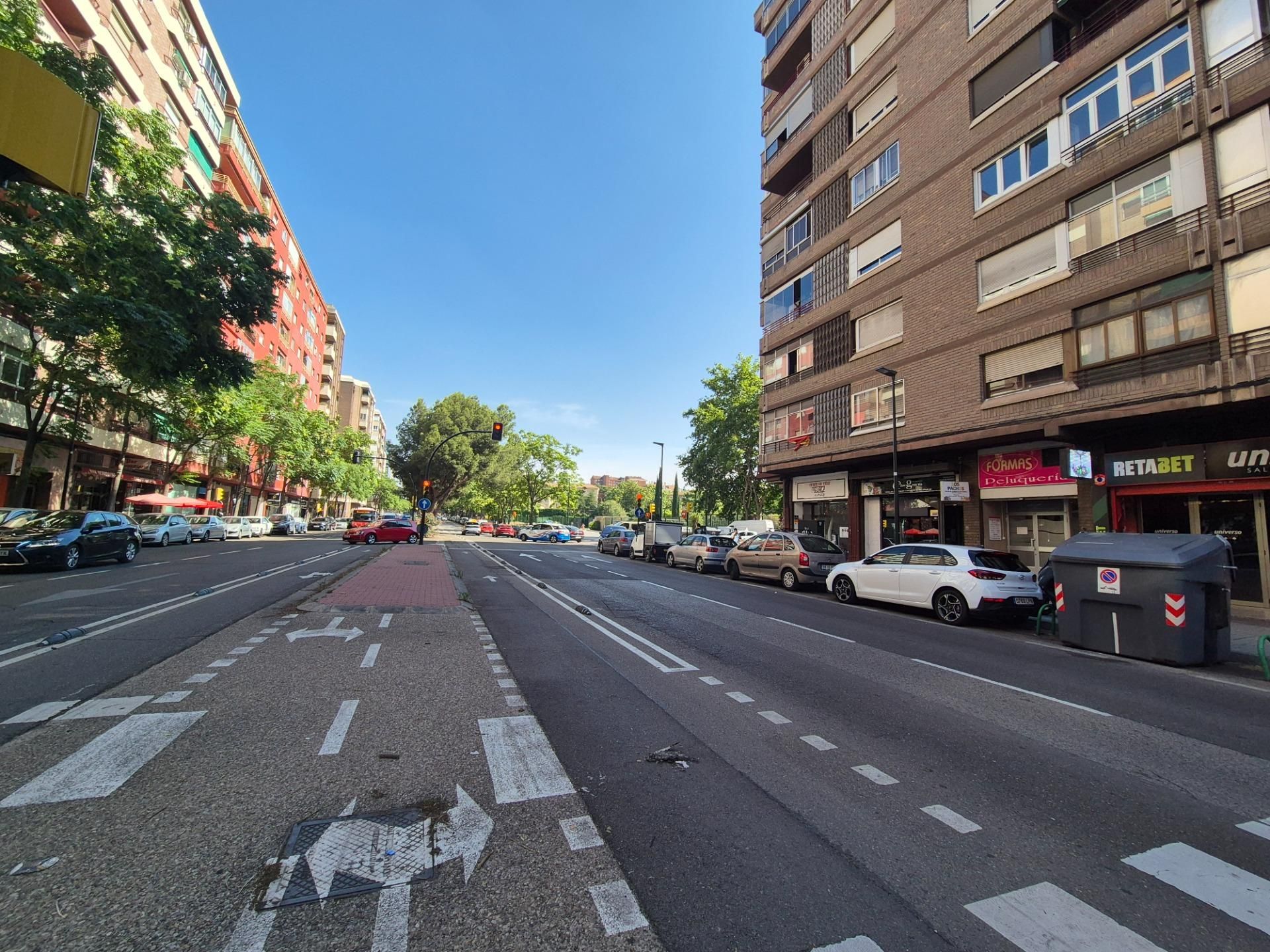 Vista exterior de Garatge en venda en  Zaragoza Capital