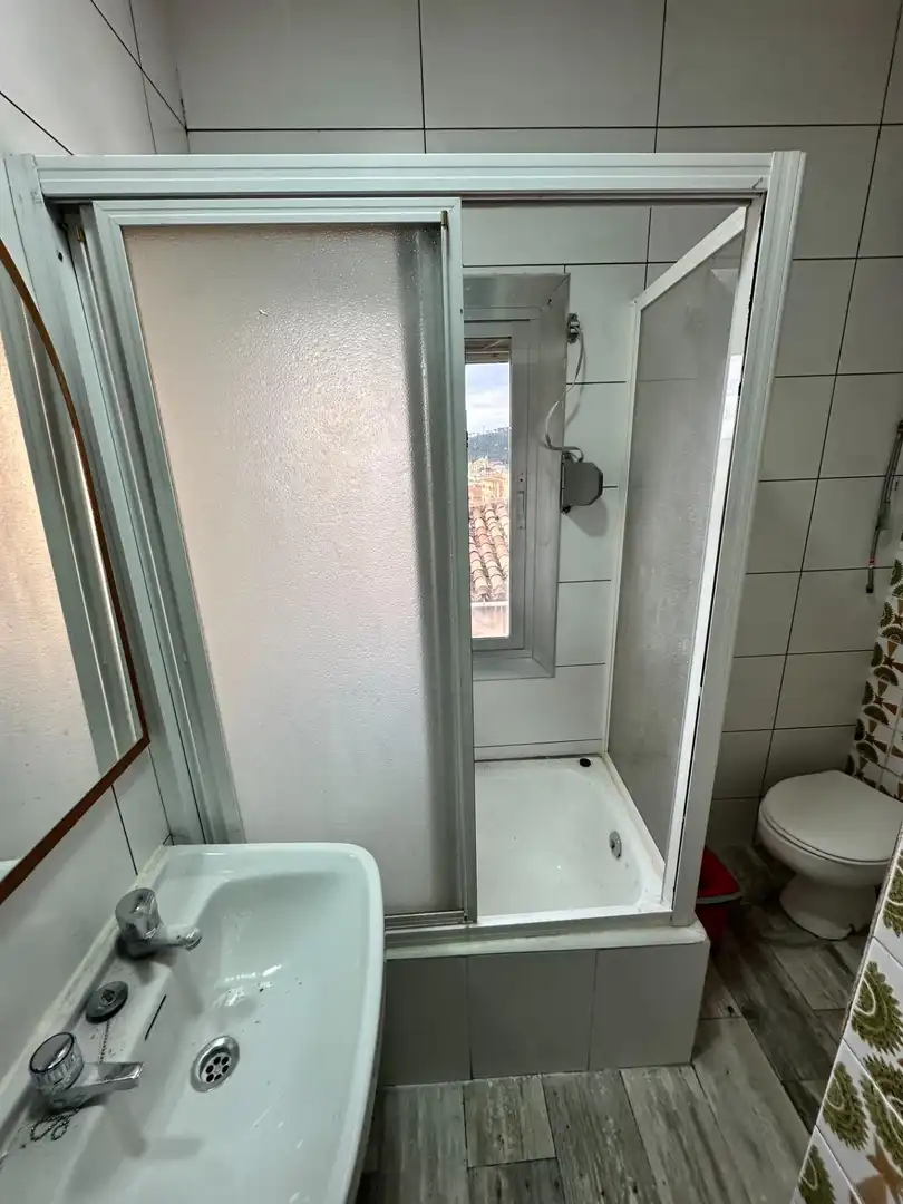 Baño de Piso en venta en Cuenca con Calefacción