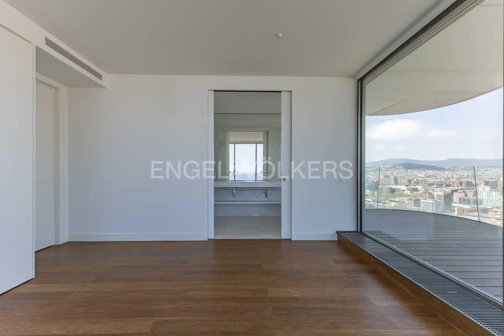Sala d'estar de Pis en venda en Barcelona amb Aire condicionat, Calefacció i Parquet