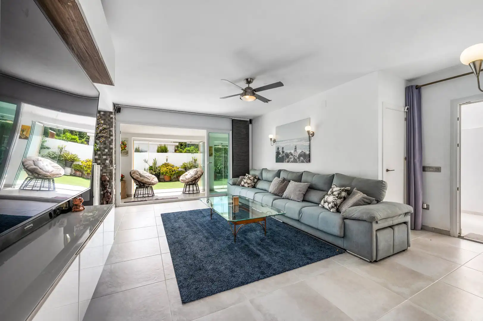 Living room of Houses for sale in Estepona  with Air Conditioner, Private garden and Terrace