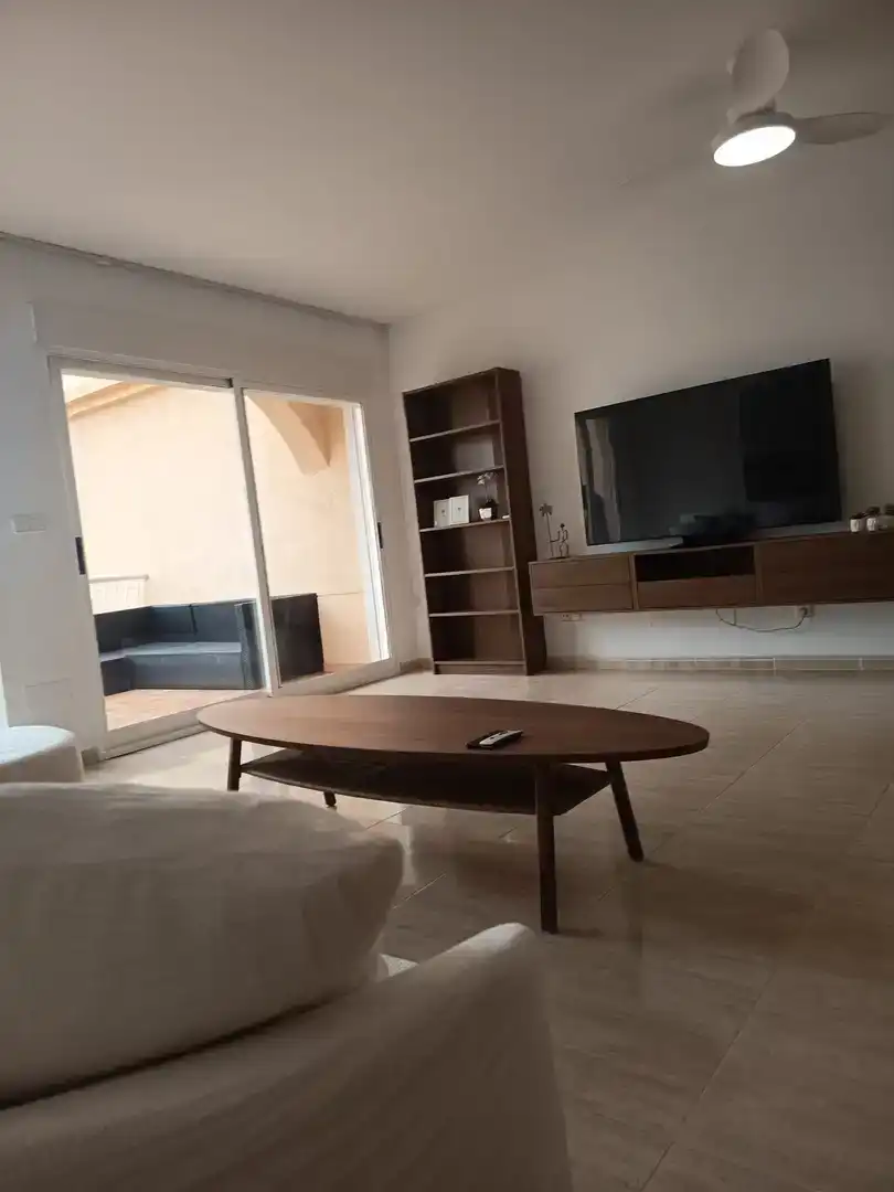 Sala d'estar de Apartament de lloguer en Águilas amb Aire condicionat, Moblat i Balcó