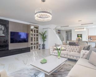 Living room of Single-family semi-detached for sale in Estepona