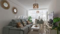 Sala d'estar de Dúplex en venda en  Cádiz Capital amb Terrassa