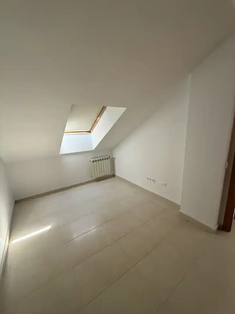 Flat for sale in Valdemoro  with Air Conditioner and Balcony