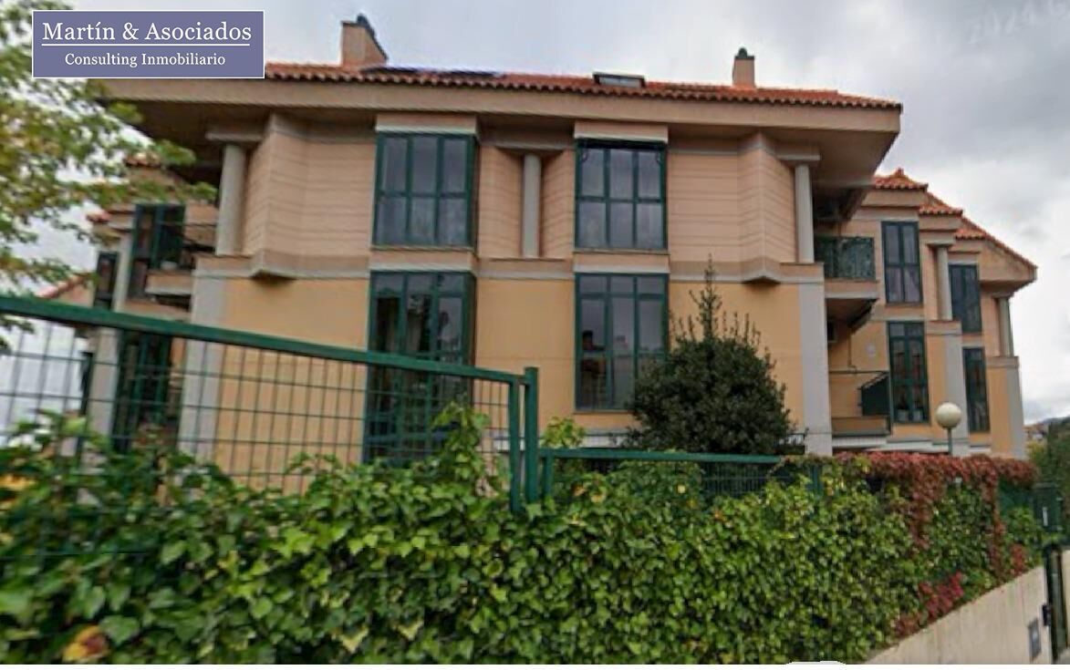 Vista exterior de Dúplex en venda en San Lorenzo de El Escorial amb Jardí privat, Terrassa i Balcó