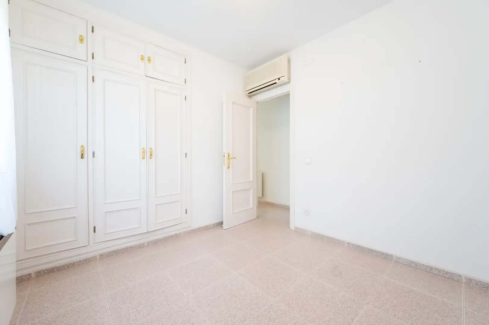 Habitación de Casa o chalet en venta en Colmenar Viejo con Aire acondicionado, Calefacción y Jardín privado