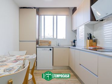 Appartamento con balcone in vendita a Carrer de Ramón y Cajal