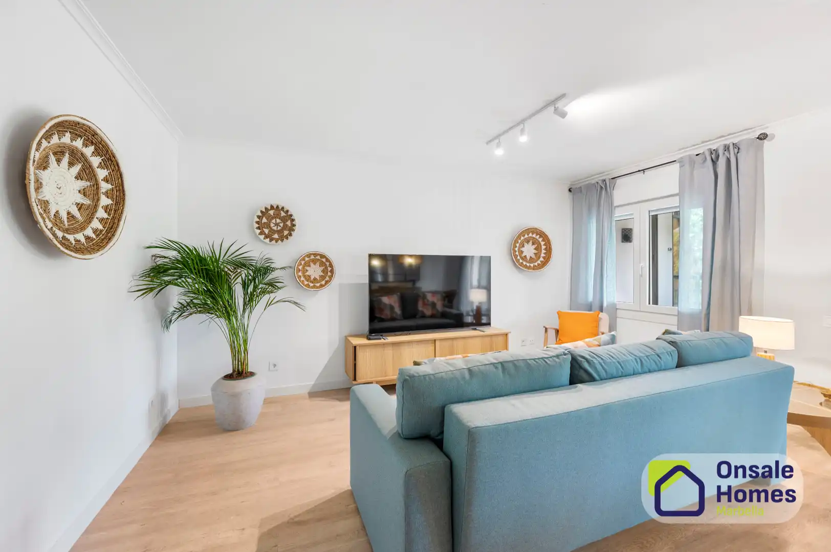 Flat for rent in Avenida Puerta del Mar, Playa Bajadilla - Puertos