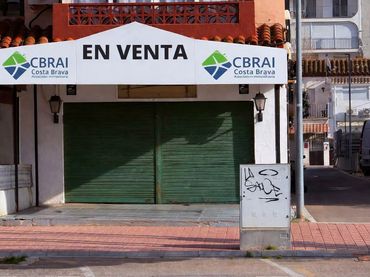 Locale commerciale in vendita a Sector MUGA B1