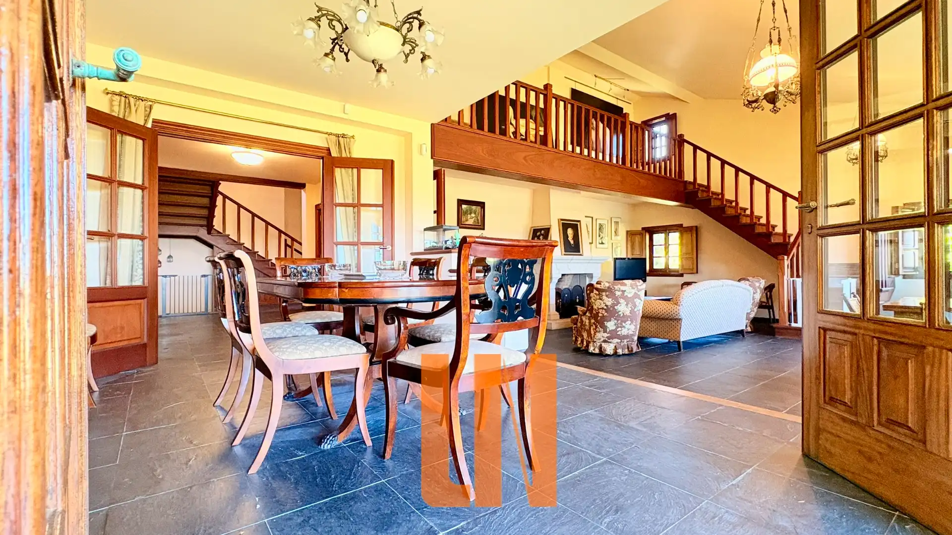 Comedor de Finca rústica en venta en Oleiros con Calefacción, Jardín privado y Parquet