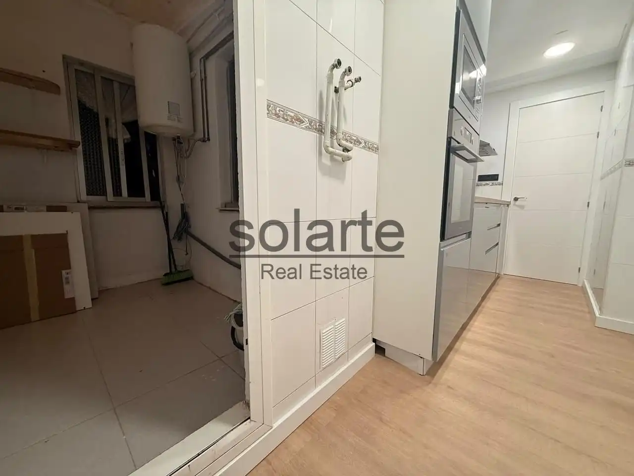Kitchen of Flat for sale in L'Hospitalet de Llobregat  with Parquet flooring