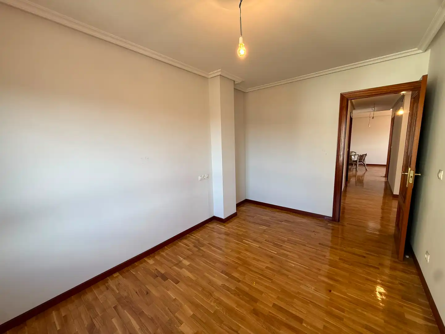 Habitación de Piso en venta en Oviedo  con Calefacción y Trastero