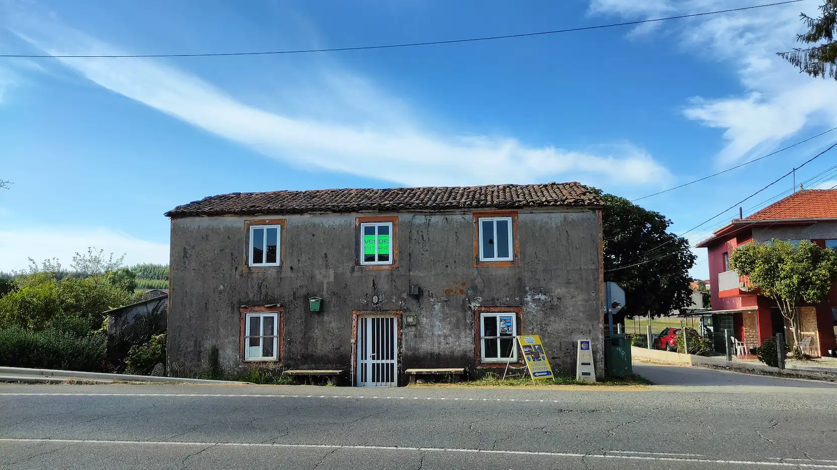 Vista exterior de Casa o xalet en venda en O Pino  amb Jardí privat