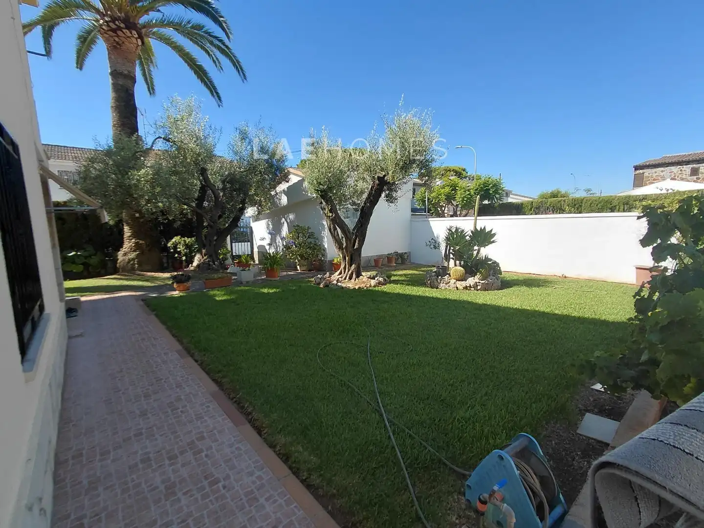 Casa aparellada amb terrassa en venda a Heliópolis, imagen 37