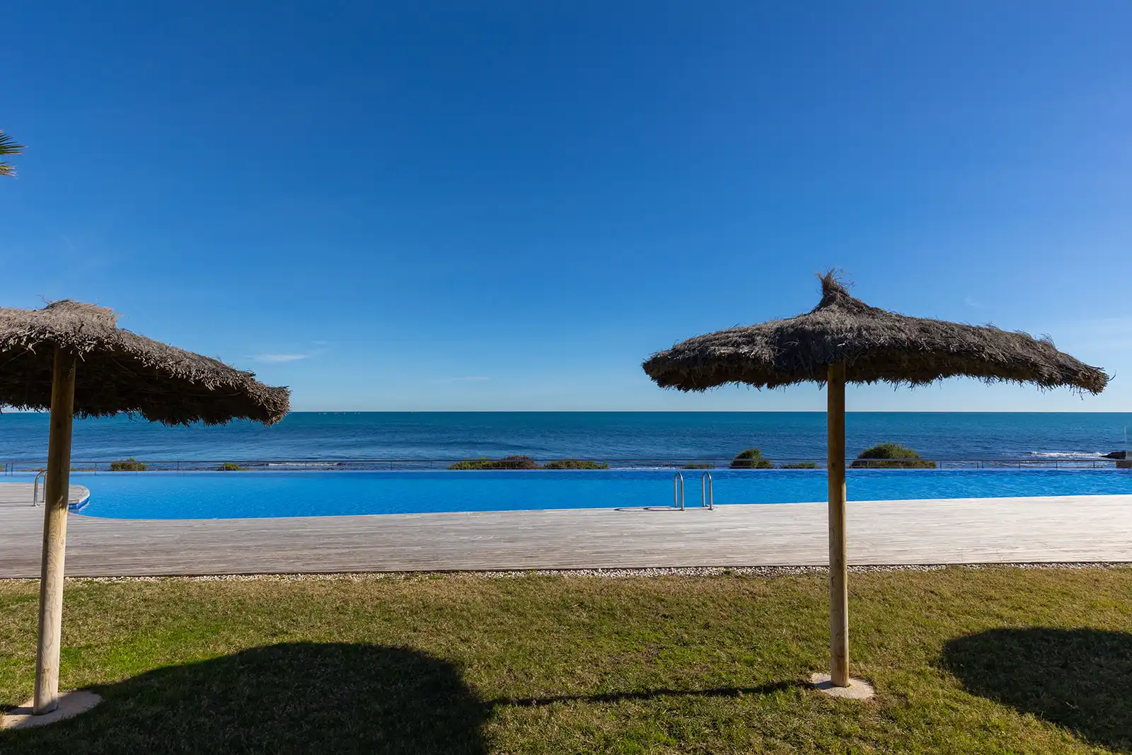 Piscina de Apartament en venda en Torrevieja amb Terrassa, Traster i Moblat