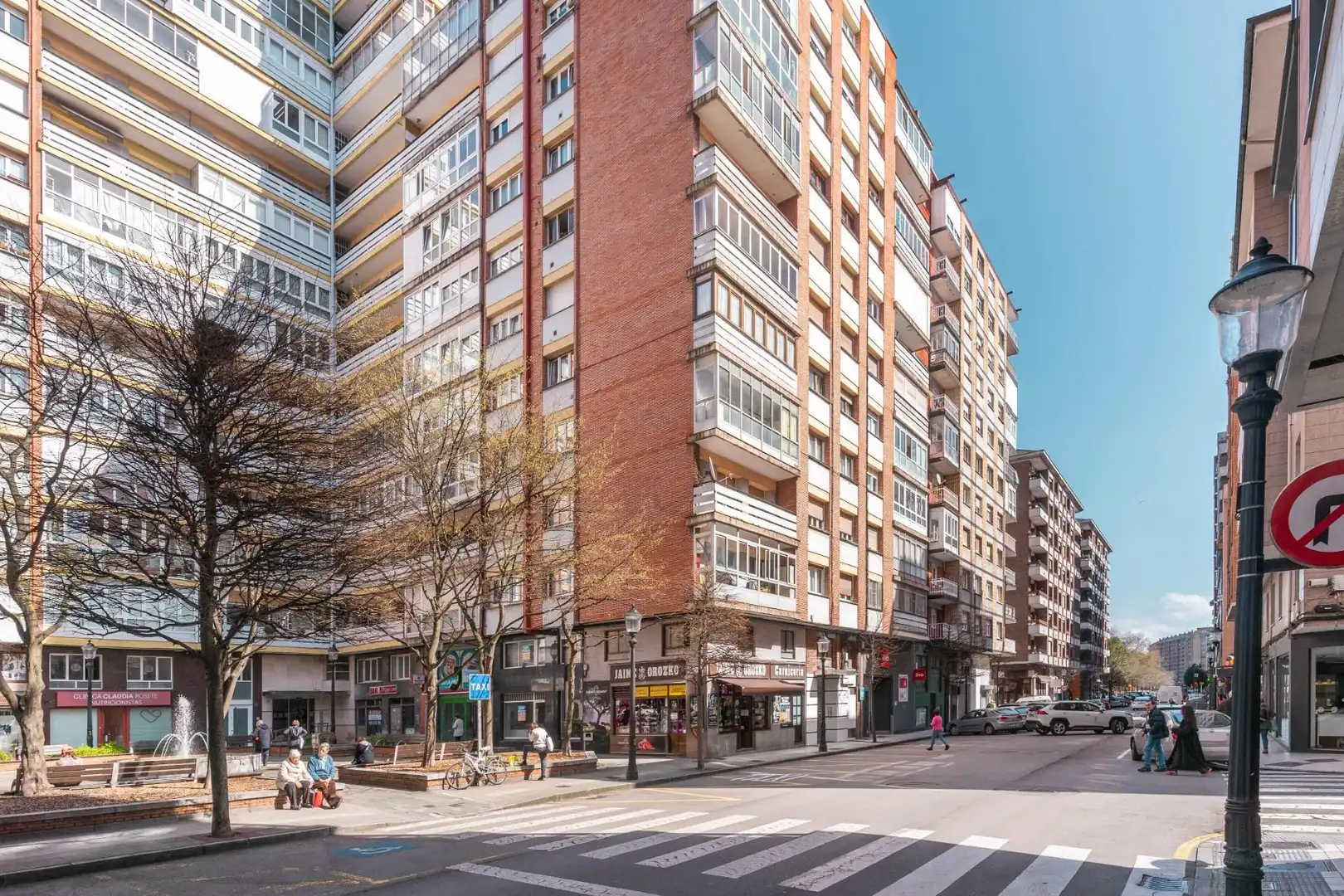 Vista exterior de Local en venta en Gijón  con Amueblado
