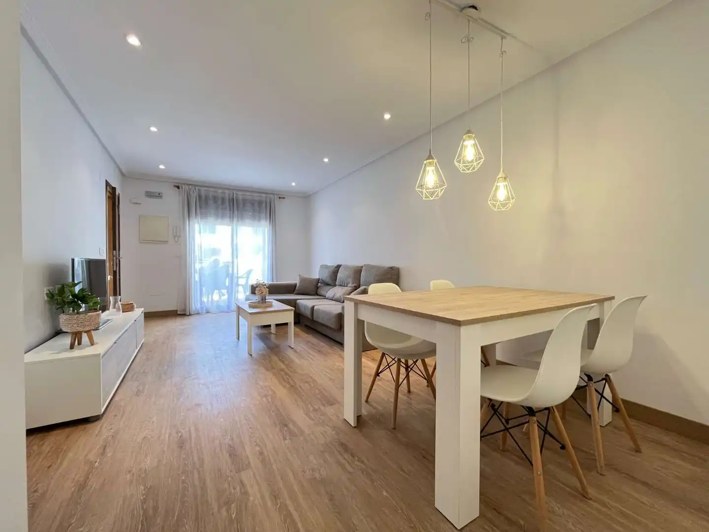 Vista exterior de Apartamento en venta en San Pedro del Pinatar con Aire acondicionado, Piscina y Amueblado