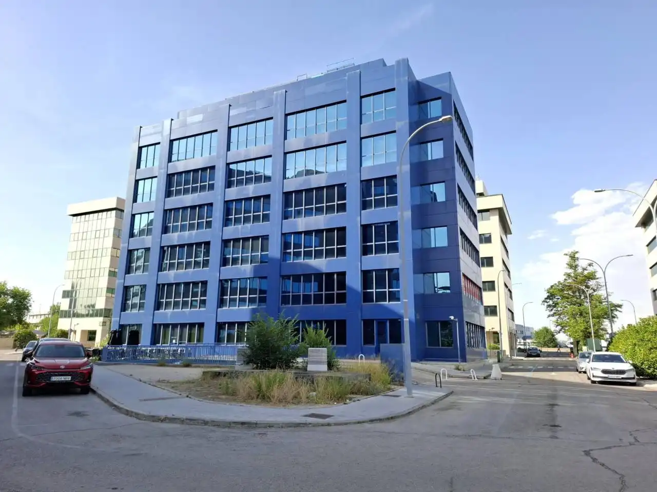 Exterior view of Office for rent in Madrid  with Air Conditioner, Heating and Alarm