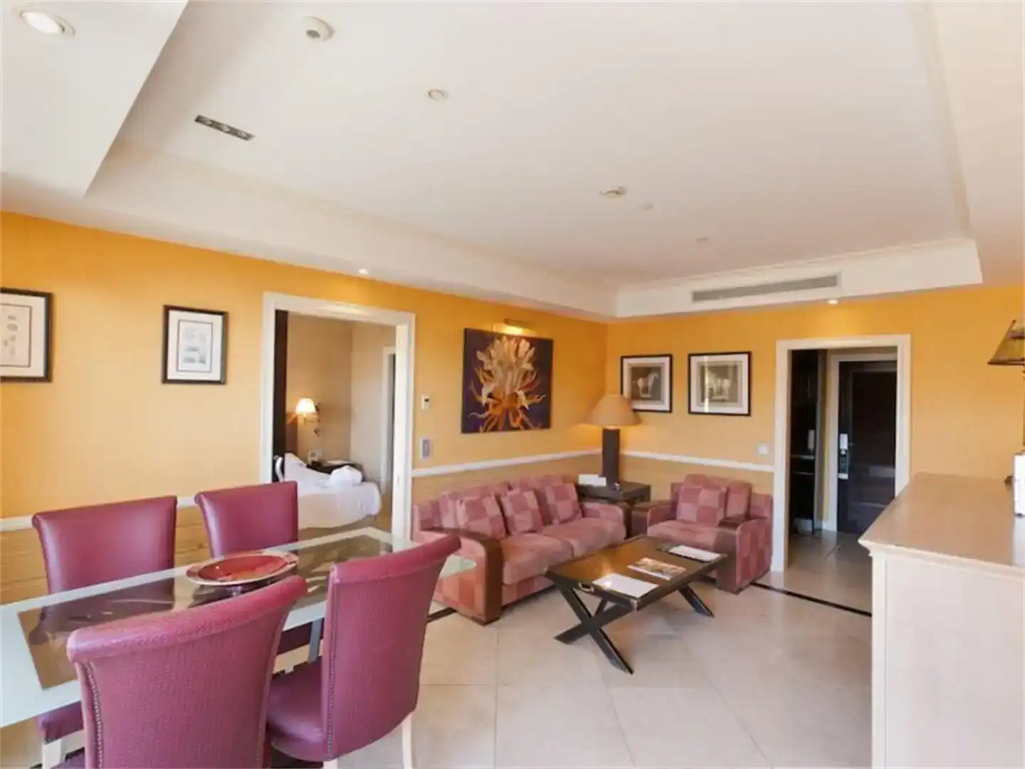 Sala de estar de Ático en venta en Marbella con Aire acondicionado, Piscina y Balcón