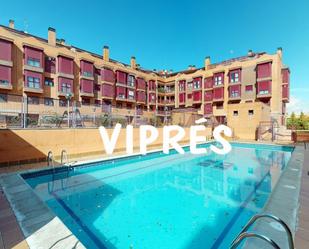 Vista exterior de Pis en venda en Cáceres Capital amb Aire condicionat, Calefacció i Piscina