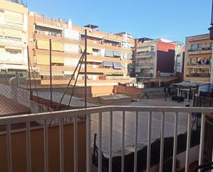 Vista exterior de Pis en venda en Viladecans amb Forn i Balcó