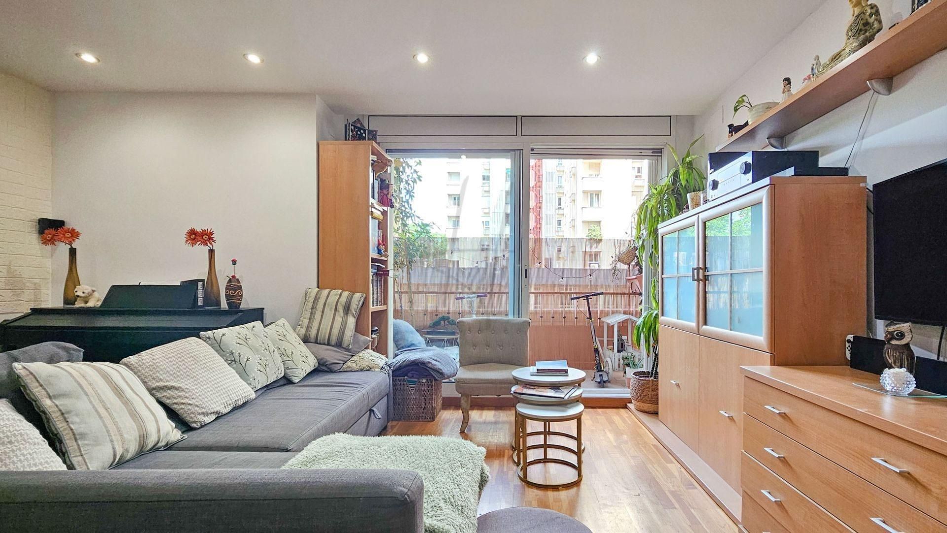 Living room of Flat for sale in  Barcelona Capital  with Air Conditioner, Heating and Terrace