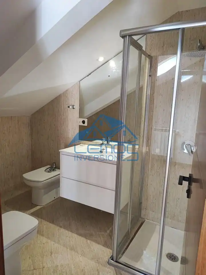 Bathroom of Houses for sale in Candamo  with Air Conditioner, Private garden and Terrace