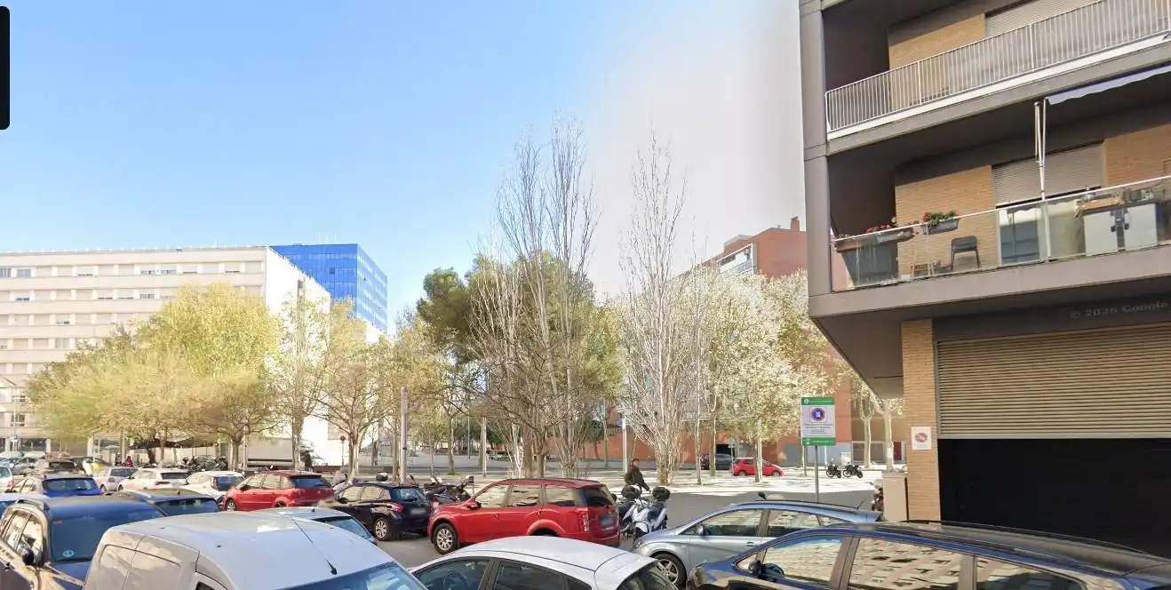 Vista exterior de Piso en venta en L'Hospitalet de Llobregat