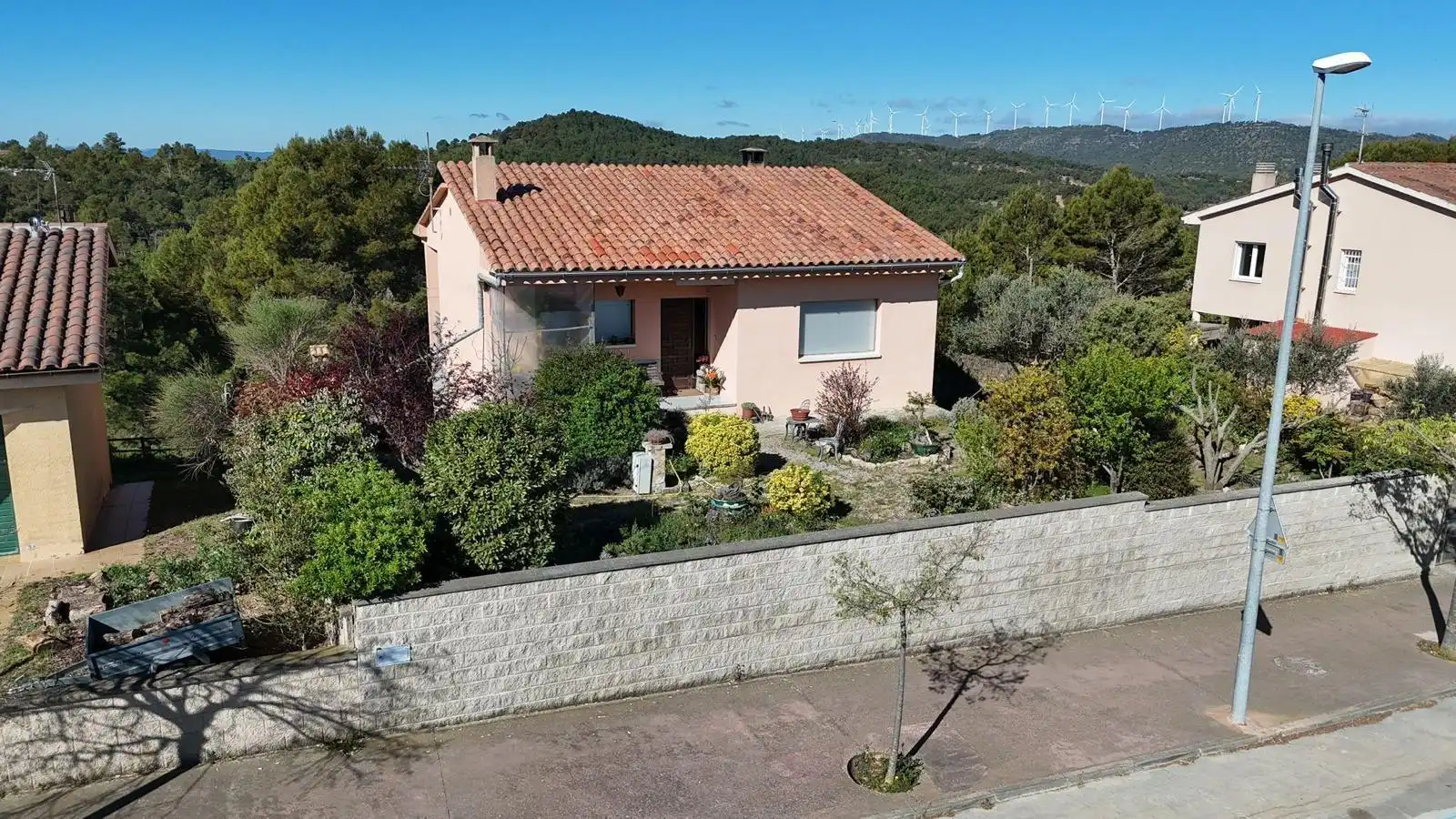 Vista exterior de Finca rústica en venda en Castellfollit del Boix amb Calefacció, Jardí privat i Terrassa