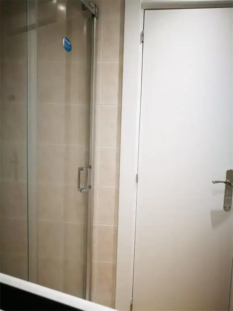 Badezimmer von Wohnung zur untervermieten in Residencia