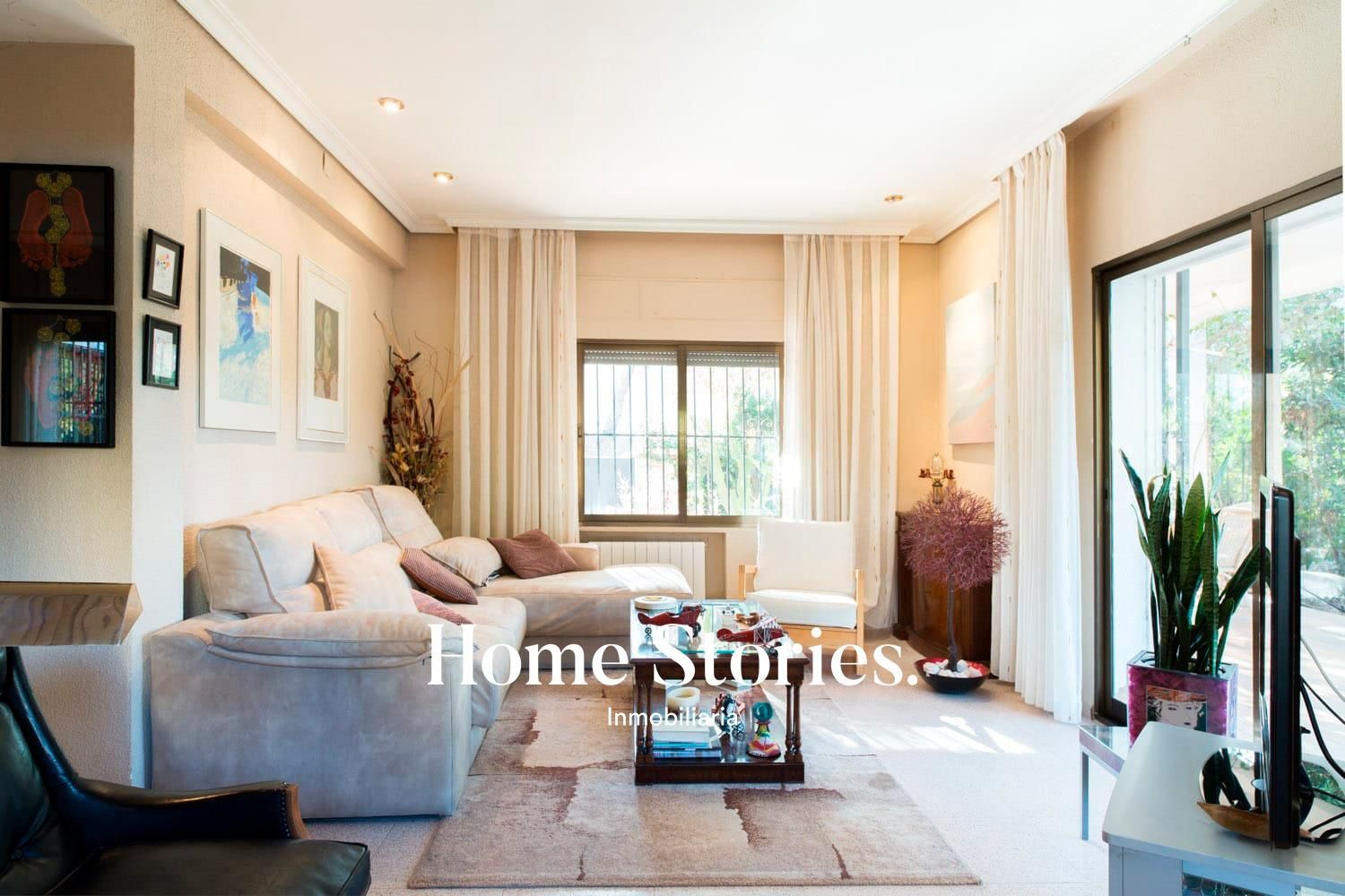 Exterior view of House or chalet for sale in Paterna  with Air Conditioner, Heating and Private garden