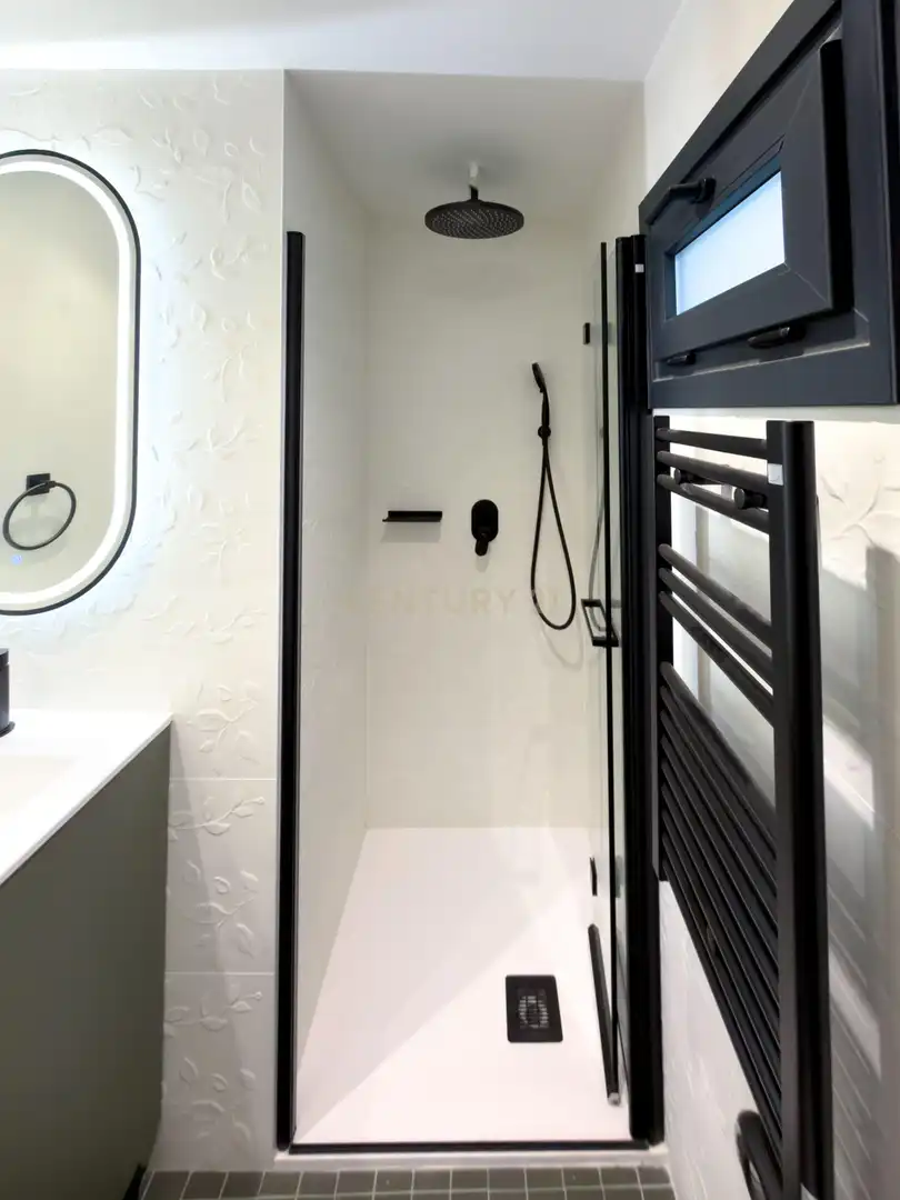 Baño de Apartamento en venta en Madrid con Aire acondicionado, Horno y Lavadora