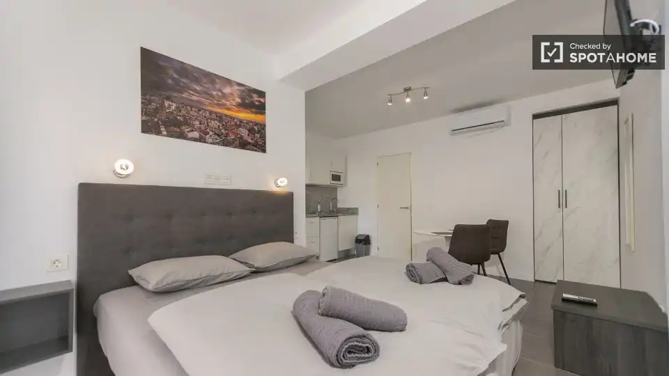 Habitación de Piso de alquiler en Valencia con Aire acondicionado, Calefacción y Amueblado