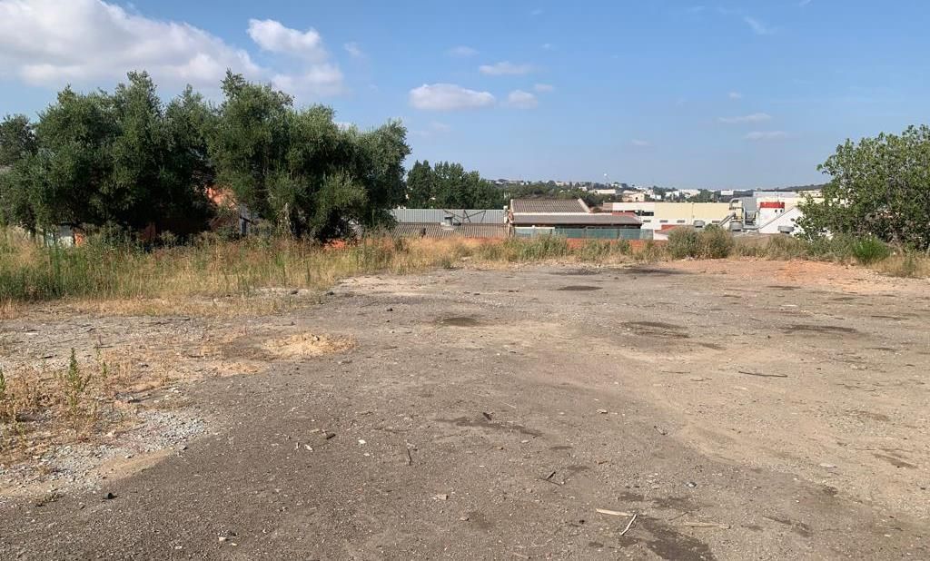 Terreny industrial en venda en Santa Perpètua de Mogoda